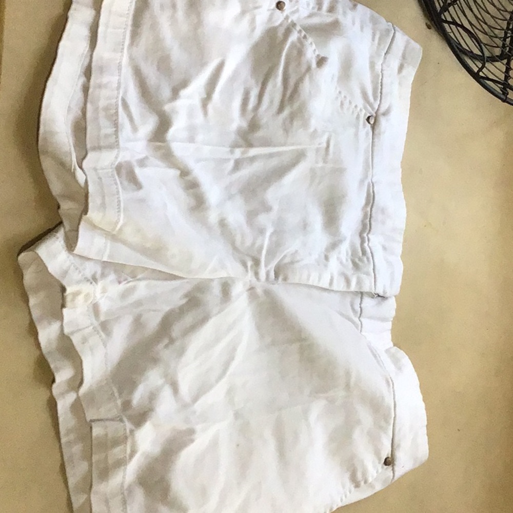 DEPT222 White shorts